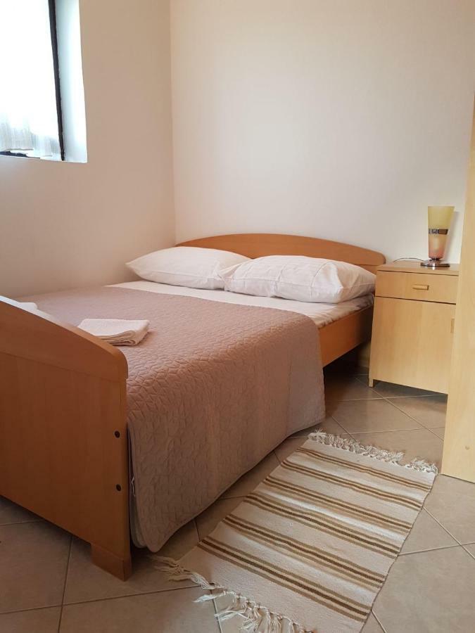 Apartman Karin Donji Karin Exterior photo